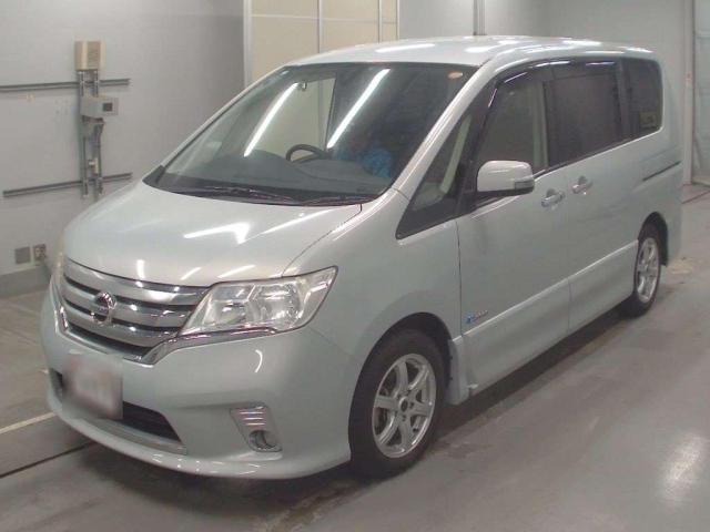 NISSAN SERENA 2013