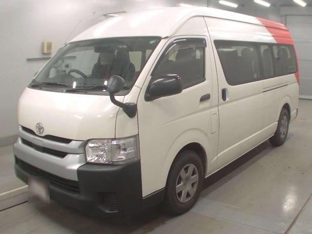 TOYOTA HIACE 2020