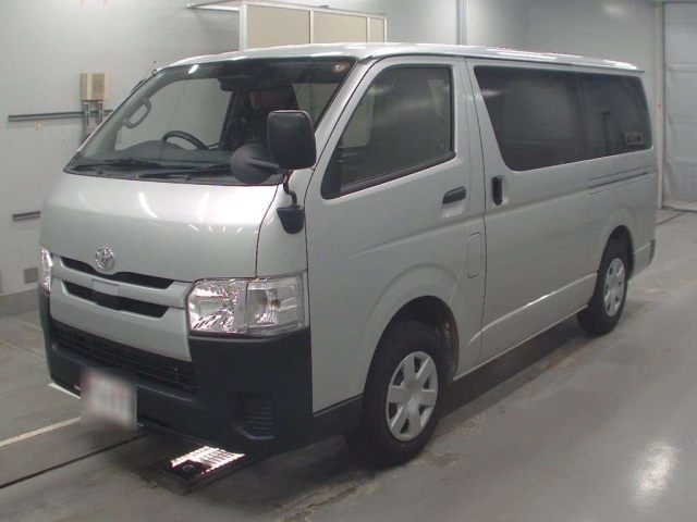 TOYOTA HIACE VAN 2019