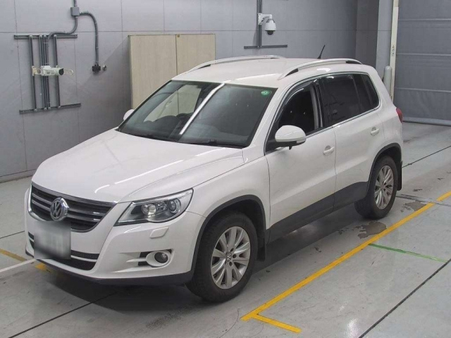 VOLKSWAGEN TIGUAN 2011