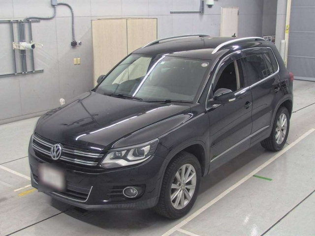 VOLKSWAGEN TIGUAN 2011