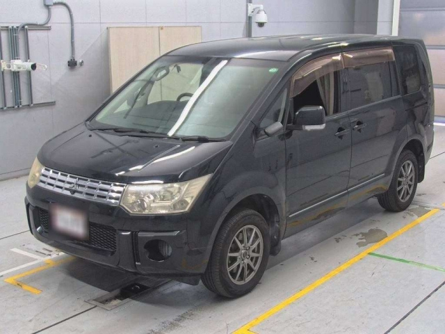 MITSUBISHI DELICA D5