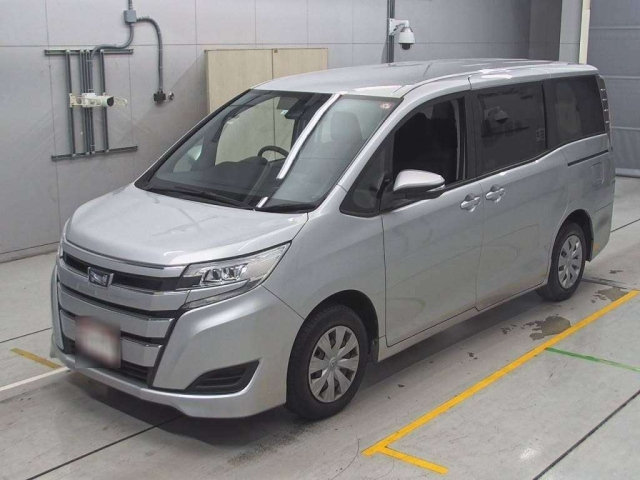TOYOTA NOAH 2020