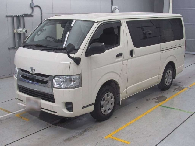TOYOTA HIACE VAN 2020