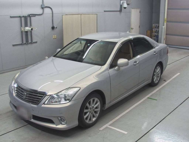 TOYOTA CROWN 2010