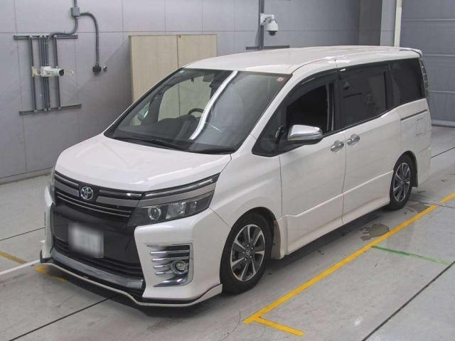 TOYOTA VOXY 2016
