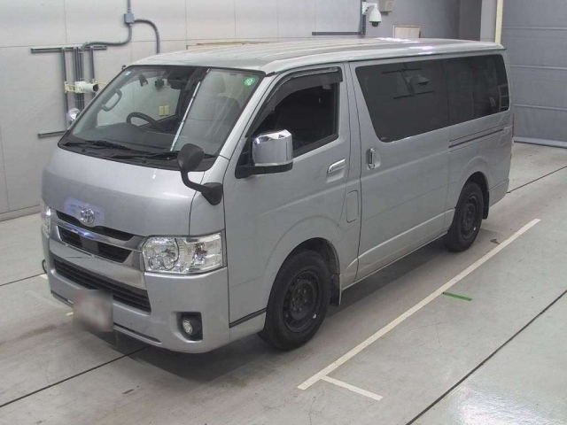 TOYOTA HIACE VAN 2022