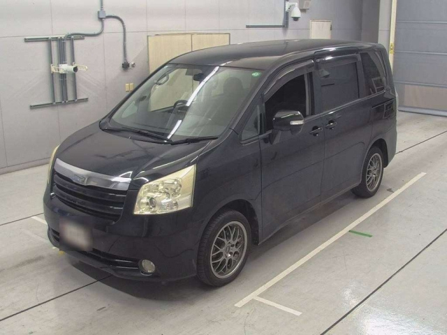 TOYOTA NOAH 2007