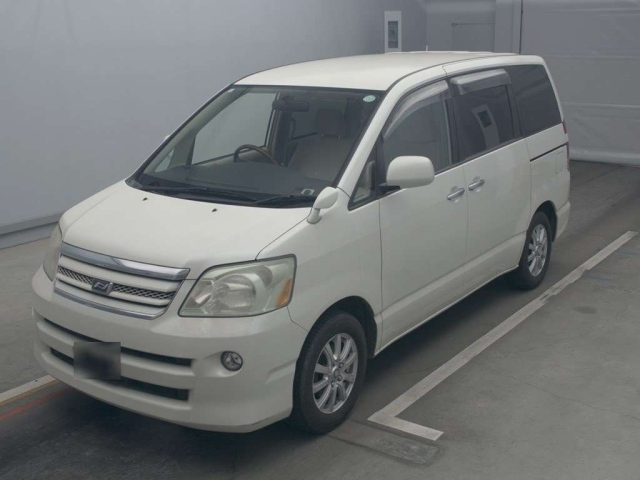 TOYOTA NOAH 2006