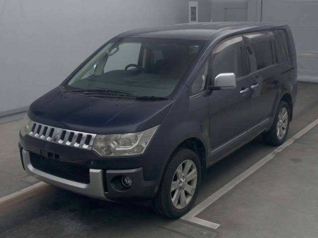 MITSUBISHI DELICA D5