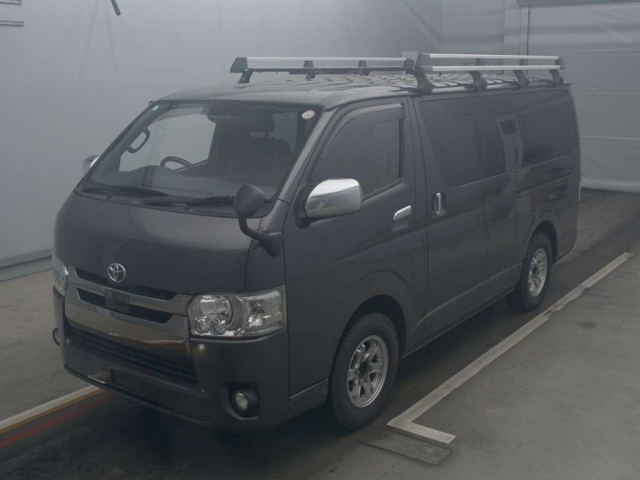 TOYOTA HIACE VAN 2019