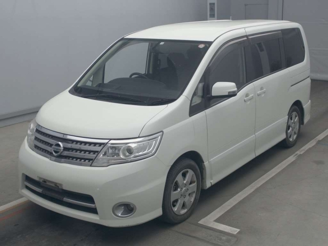 NISSAN SERENA 2010
