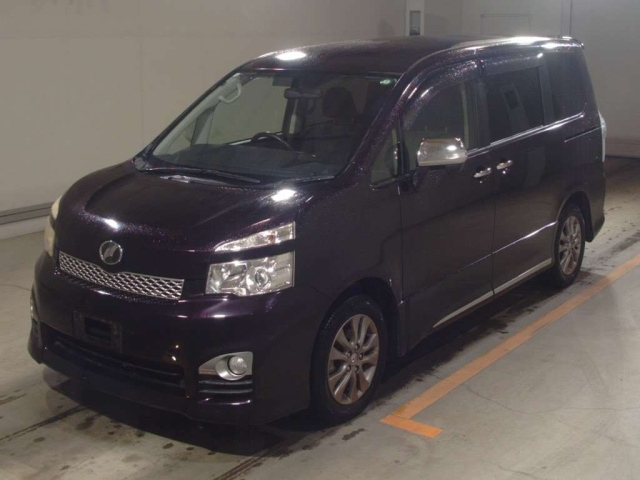 TOYOTA VOXY 2012