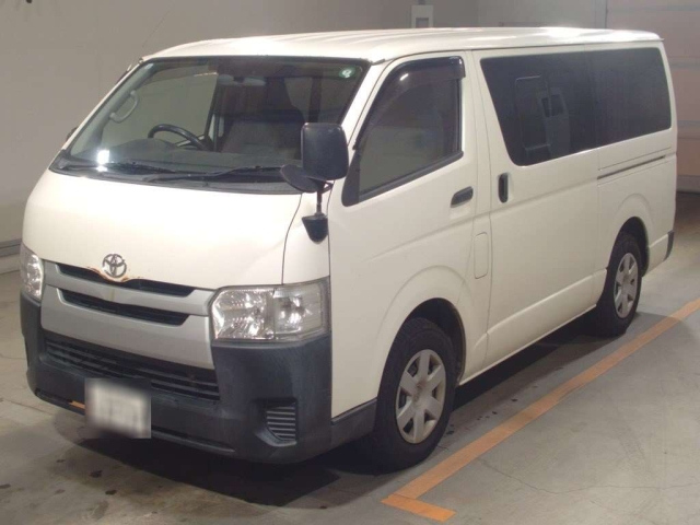 TOYOTA HIACE VAN