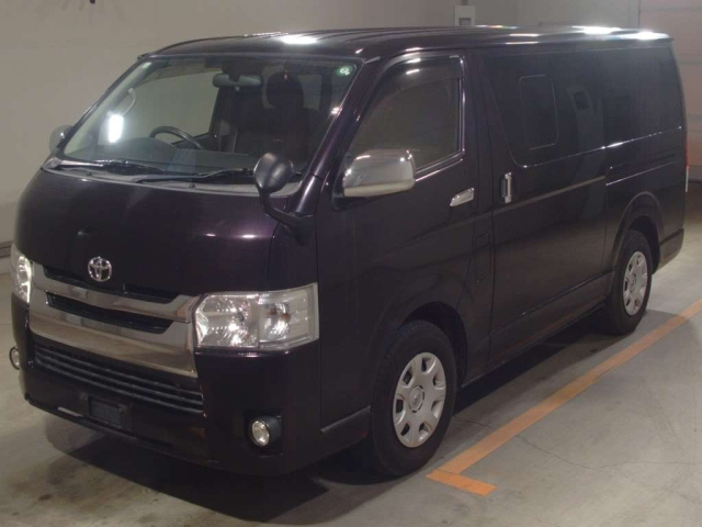 TOYOTA HIACE VAN