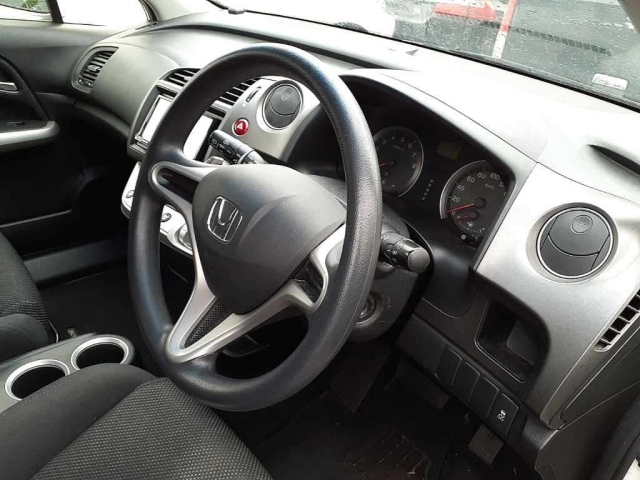HONDA STREAM 2014
