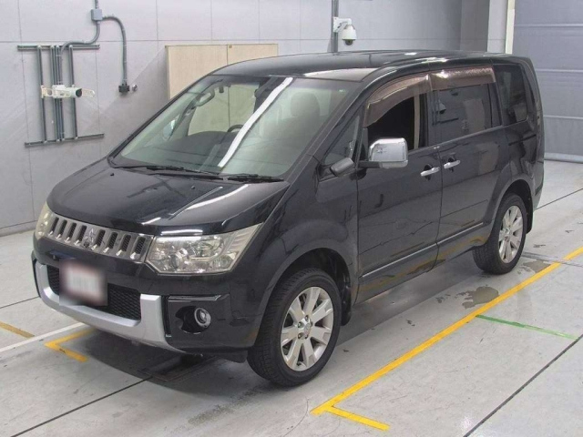 MITSUBISHI DELICA D5 2009