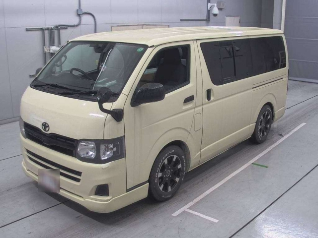 TOYOTA HIACE VAN 2011