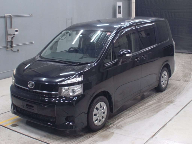 TOYOTA VOXY 2012