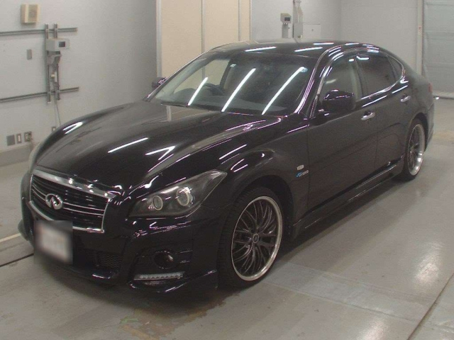 NISSAN FUGA 2013