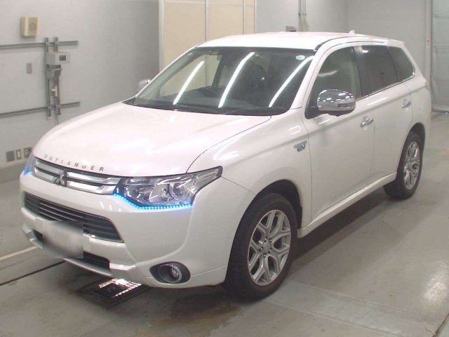 MITSUBISHI OUTLANDER PHEV 2015