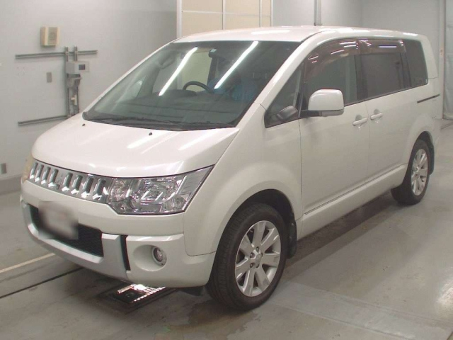 MITSUBISHI DELICA D5 2010