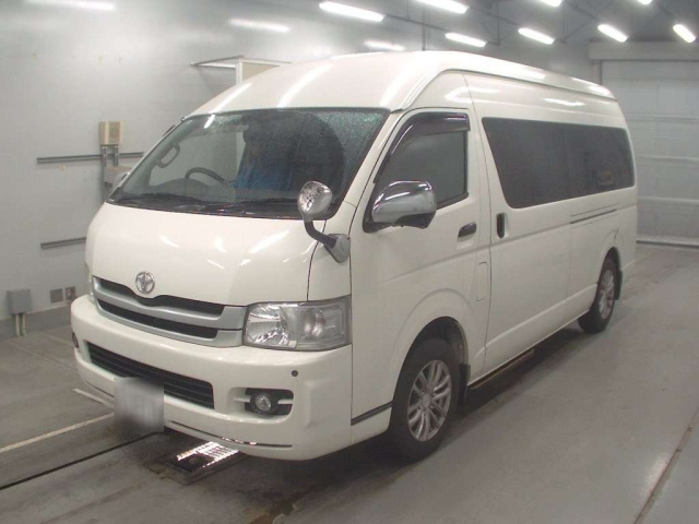 TOYOTA HIACE 2010