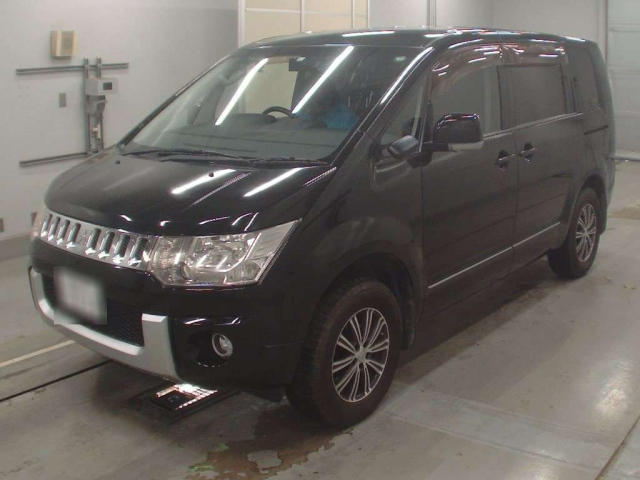 MITSUBISHI DELICA D5 2013