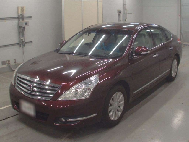 NISSAN TEANA 2010