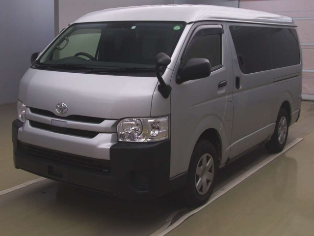 TOYOTA HIACE 2018