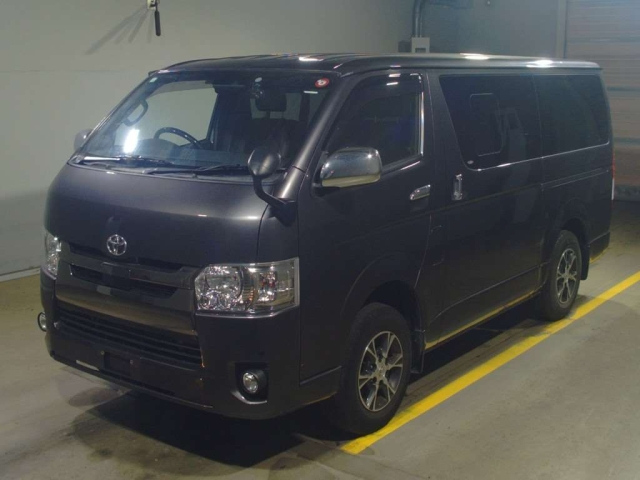TOYOTA HIACE VAN 2020