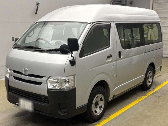 TOYOTA HIACE VAN 2015