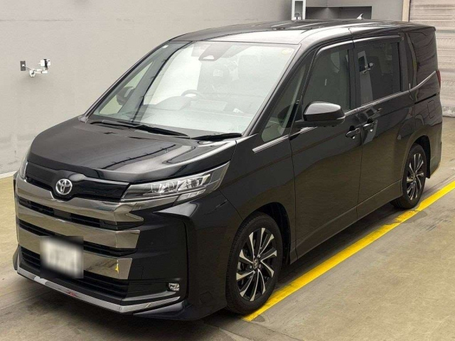 TOYOTA NOAH 2022