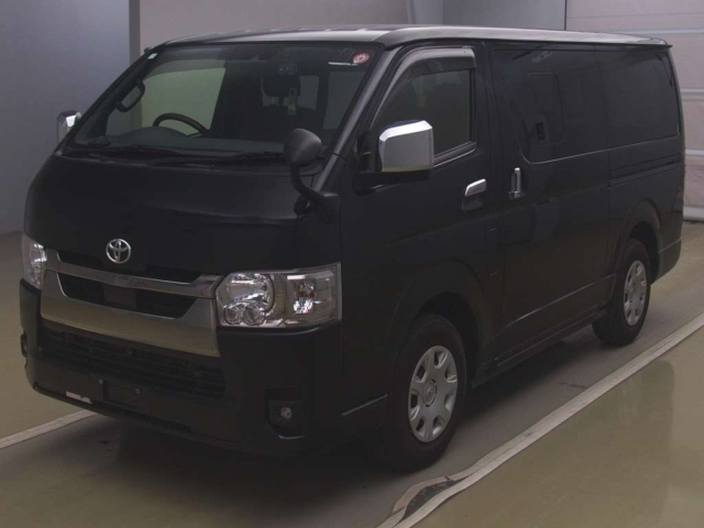 TOYOTA HIACE VAN 2023