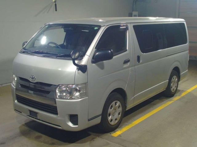 TOYOTA HIACE VAN 2020