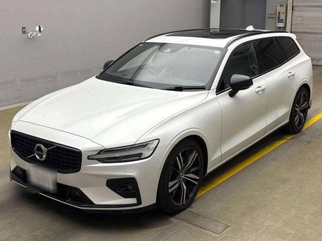 VOLVO V60 2021