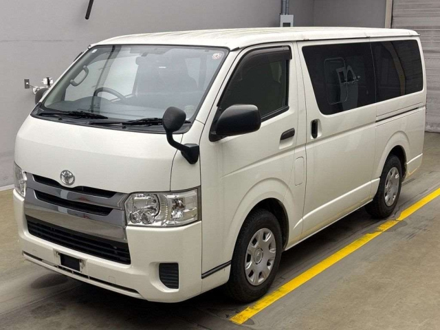 TOYOTA HIACE VAN 2014