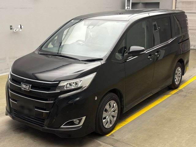 TOYOTA NOAH 2020