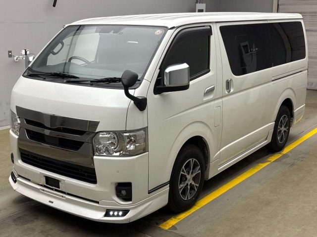 TOYOTA HIACE VAN 2022