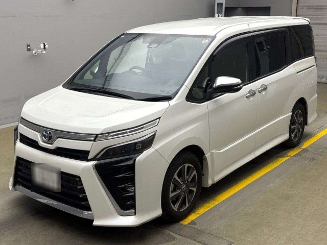 TOYOTA VOXY 2021