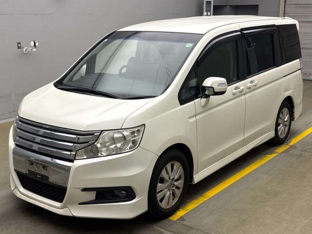 HONDA STEP WAGON 2011