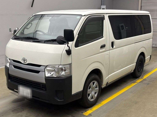 TOYOTA HIACE VAN 2019