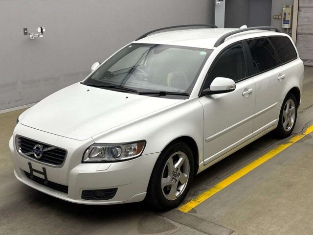 VOLVO V50 2011