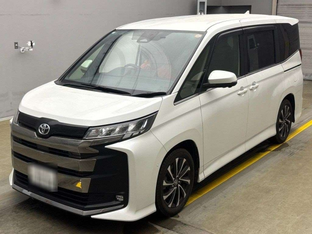 TOYOTA NOAH