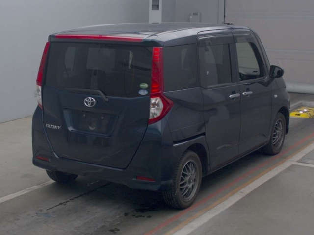 TOYOTA ROOMY 2017