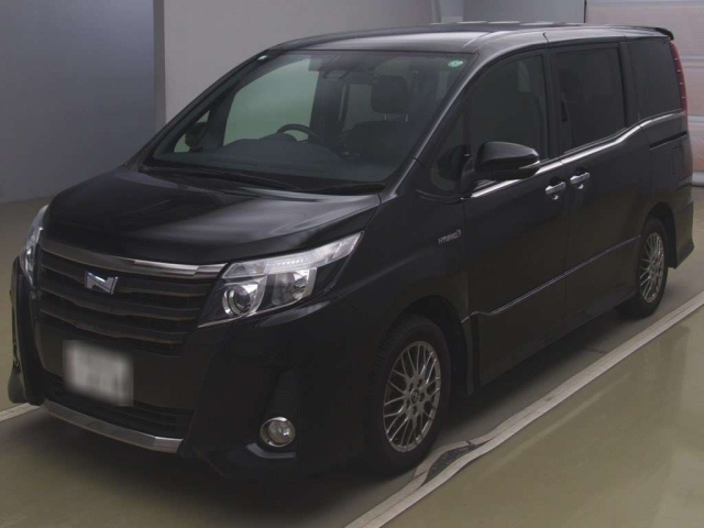 TOYOTA NOAH 2017
