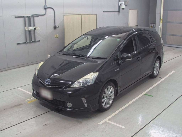 TOYOTA PRIUS ALPHA 2012