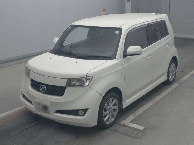TOYOTA BB 2010