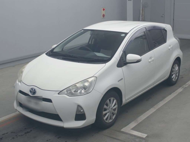 TOYOTA AQUA 2013