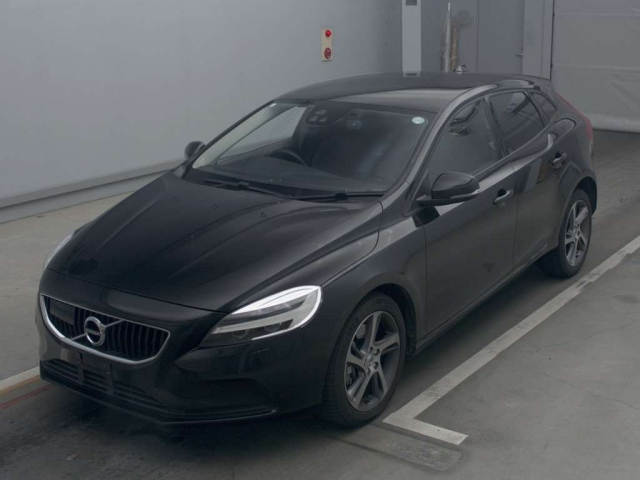 VOLVO V40 2017